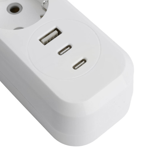 Удлинитель 3-местный с/з с выключ. STEKKER HM071-31-03 3x1мм2, 3м, 250В, 16А, 1USB+2C, 2.4A, сер Home, белый