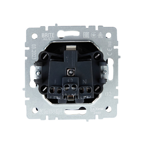 BRITE Розетка 1-местная с заземлением с защитными шторками и крышкой 16А IP20 РСбш10-3-БрЧ черный IEK BRITE Розетка 1-местная с заземлением с защитными шторками и крышкой 16А IP20 РСбш10-3-БрЧ черный IEK
