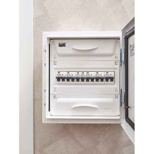 ARMAT Автоматический выключатель M06N 1P D 6А IEK
