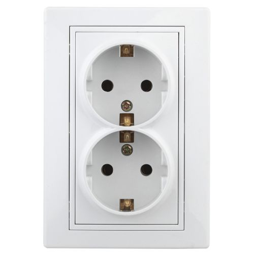 Розетка 2-м СП Plano 1-205-01 16А IP20 250В 2х2P+E Schuko бел. Intro Б0053915