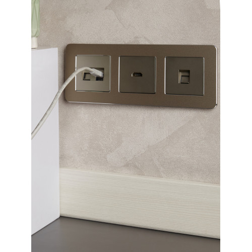 BRITE Розетка компьютерная RJ45 кат.6 РК11-БрШ шампань IEK BRITE Розетка компьютерная RJ45 кат.6 РК11-БрШ шампань IEK