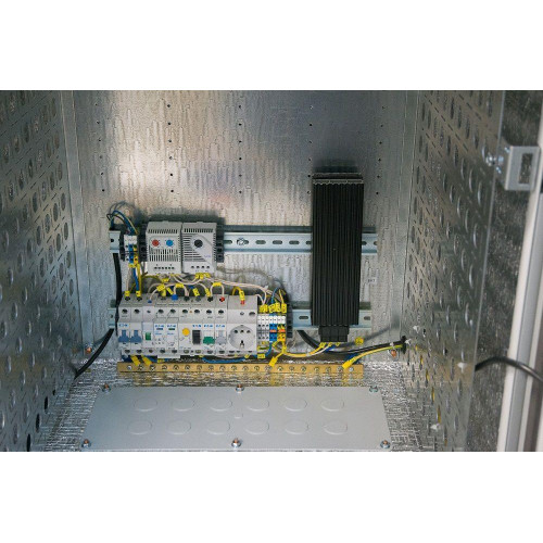 Шкаф коммутационный ЦМО (ШТВ-Н-15.6.5-4ААА-Т1) настенный 15U 600x530мм пер.дв.металл несъемн.бок.пан. 150кг серый 120град. 750мм всепогодный с вентилятором с нагревателем укомплектованный Шкаф коммутационный ЦМО (ШТВ-Н-15.6.5-4ААА-Т1) настенный 15U 600x530мм пер.дв.металл несъемн.бок.пан. 150кг серый 120град. 750мм всепогодный с вентилятором с нагревателем укомплектованный