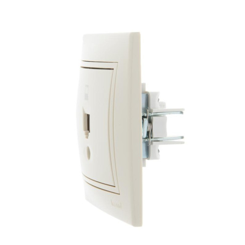Розетка компьютерная 1-м СП Mira RJ45 крем./крем.. LEZARD 701-0303-139 Розетка компьютерная 1-м СП Mira RJ45 крем./крем.. LEZARD 701-0303-139