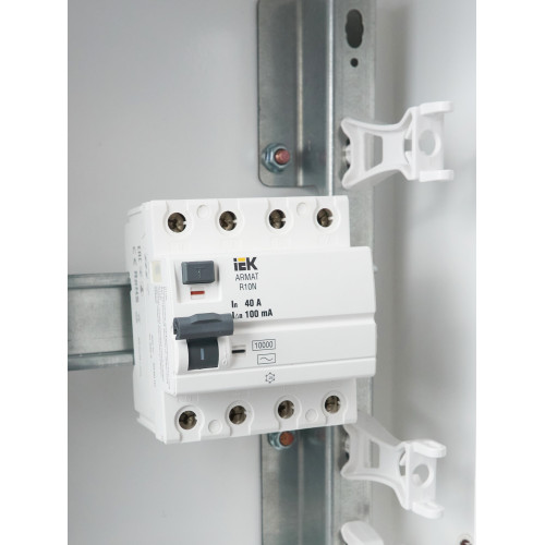 ARMAT Выключатель дифференциального тока R10N 4P 40А 100мА тип AC IEK ARMAT Выключатель дифференциального тока R10N 4P 40А 100мА тип AC IEK