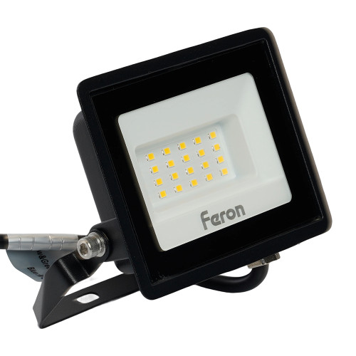 Светодиодный прожектор Feron LL-920 IP65 30W 4000K