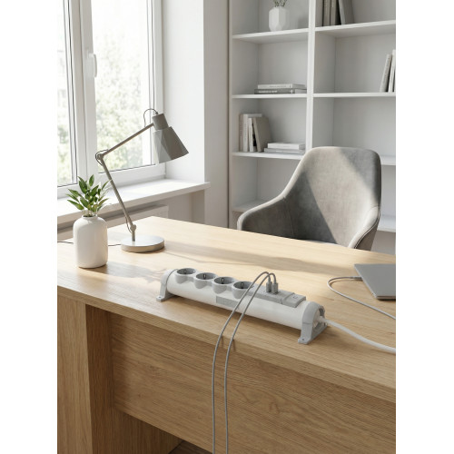 COMFORT Удлинитель У06К 6 мест 2P+PE 1,5м 3х1,5мм2 16А USB A+C 20Вт белый IEK COMFORT Удлинитель У06К 6 мест 2P+PE 1,5м 3х1,5мм2 16А USB A+C 20Вт белый IEK