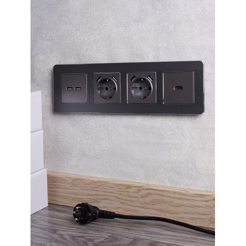 BRITE Розетка 1-местная с заземлением с защитными шторками 16А с USB A+A 5В 3,1А РЮш10-2-БрС сталь IEK BRITE Розетка 1-местная с заземлением с защитными шторками 16А с USB A+A 5В 3,1А РЮш10-2-БрС сталь IEK