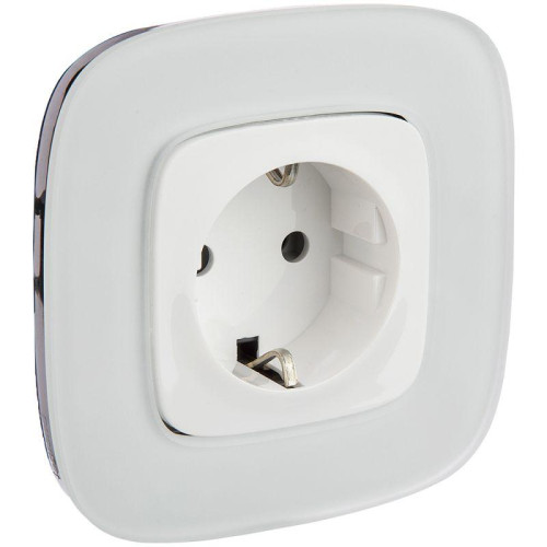 Розетка 1-м СП Valena Allure 16А IP2X 250В 2P+E безвинтов. клеммы с лицев. панелью механизм бел. Leg 753721 Розетка 1-м СП Valena Allure 16А IP2X 250В 2P+E безвинтов. клеммы с лицев. панелью механизм бел. Leg 753721