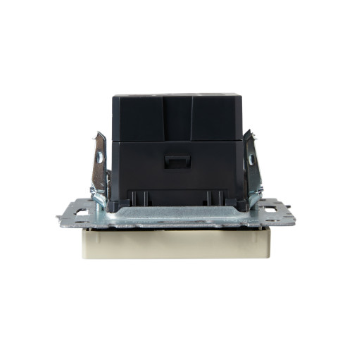 BRITE Розетка USB A+A 5В 3,1А РЮ10-1-БрКр бежевый IEK BRITE Розетка USB A+A 5В 3,1А РЮ10-1-БрКр бежевый IEK