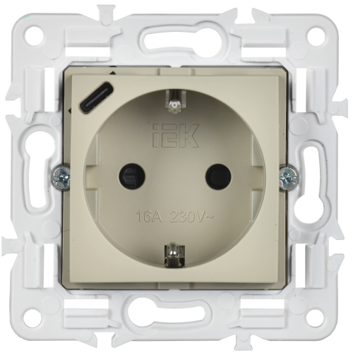 SKANDY Розетка с заземлением с защитными шторками 16А с USB C 18Вт SK-R17B бежевый IEK
