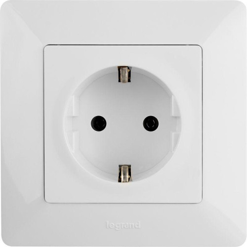Розетка 1-м СП Valena Life 16А IP2X 250В 2P+E безвинтов. клеммы с лицев. панелью механизм бел. Leg 753421 Розетка 1-м СП Valena Life 16А IP2X 250В 2P+E безвинтов. клеммы с лицев. панелью механизм бел. Leg 753421