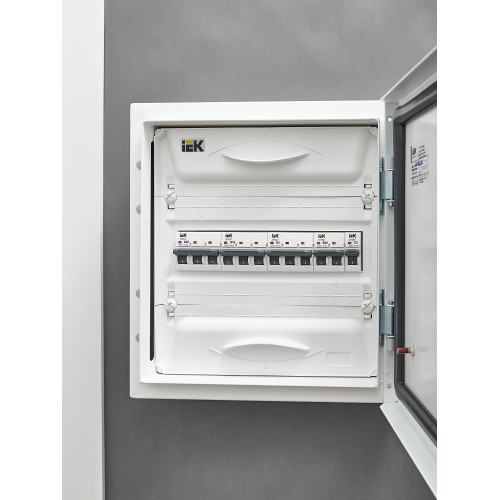 ARMAT Автоматический выключатель M06N 3P D 4А IEK