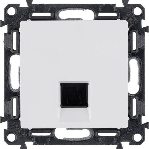 Розетка компьютерная 1-м Valena Life RJ45 кат.5E UTP с лицев. панелью механизм бел. Leg 753440 Розетка компьютерная 1-м Valena Life RJ45 кат.5E UTP с лицев. панелью механизм бел. Leg 753440