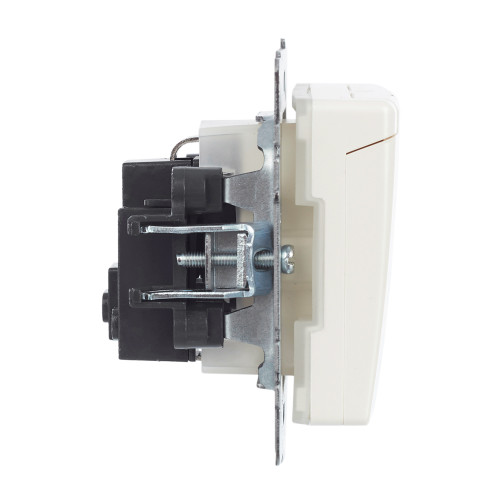 BRITE Розетка 1-местная с заземлением с защитными шторками и крышкой 16А IP44 РСбш10-3-44-БрЖ жемчуг IEK BRITE Розетка 1-местная с заземлением с защитными шторками и крышкой 16А IP44 РСбш10-3-44-БрЖ жемчуг IEK