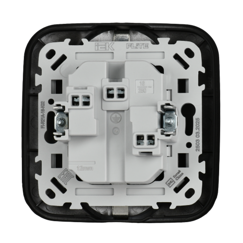 FLITE Розетка 2-местная с заземлением без защитных шторок 16А РС12-0-А-ФлЧ черный IEK FLITE Розетка 2-местная с заземлением без защитных шторок 16А РС12-0-А-ФлЧ черный IEK