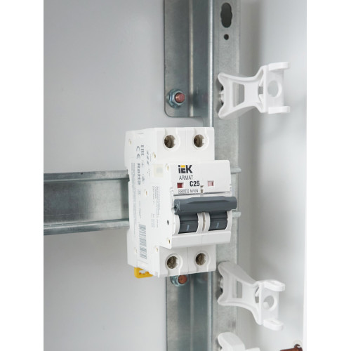 ARMAT Автоматический выключатель M10N 2P C 25А IEK