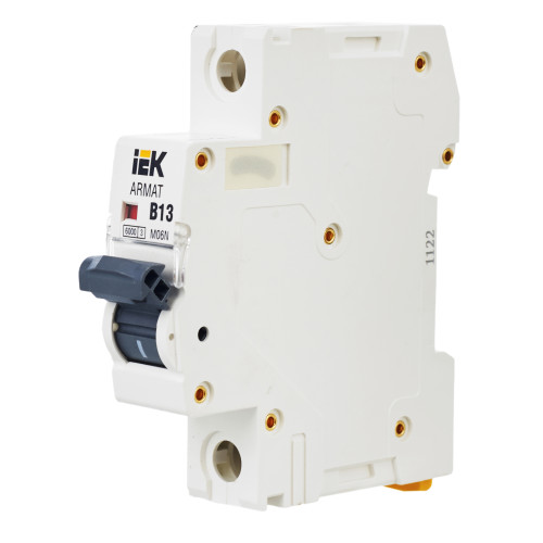 ARMAT Автоматический выключатель M06N 1P B 13А IEK