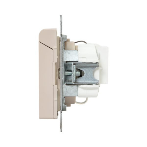 Механизм роз., 16А, IP44, с.з., с.ш., c крышкой, крем., Эпика EKF Механизм роз., 16А, IP44, с.з., с.ш., c крышкой, крем., Эпика EKF