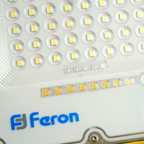 Светодиодный прожектор Feron LL-951 переносной с зарядным устройством IP66 50W 6400K Светодиодный прожектор Feron LL-951 переносной с зарядным устройством IP66 50W 6400K