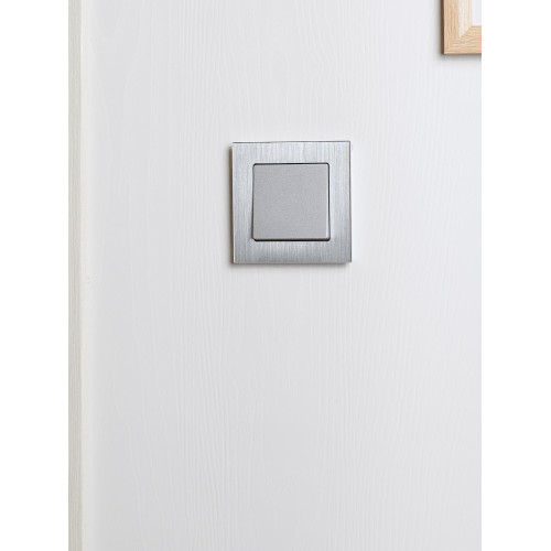 IEK BR-M12-M-K47