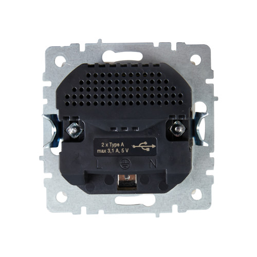 BRITE Розетка 1-местная с заземлением с защитными шторками 16А с USB A+A 5В 3,1А РЮш10-2-БрБ белый IEK BRITE Розетка 1-местная с заземлением с защитными шторками 16А с USB A+A 5В 3,1А РЮш10-2-БрБ белый IEK