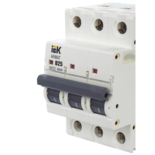 ARMAT Автоматический выключатель M06N 3P B 25А IEK