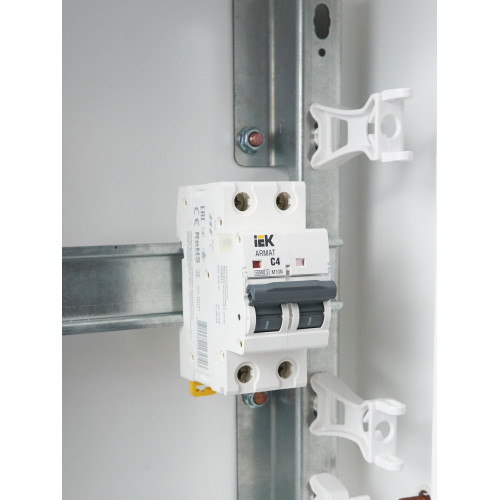 ARMAT Автоматический выключатель M10N 2P C 4А IEK