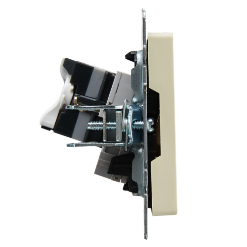 BRITE Розетка двойная RJ11+RJ45 кат.5E РК/Т12-БрКр бежевый IEK BRITE Розетка двойная RJ11+RJ45 кат.5E РК/Т12-БрКр бежевый IEK