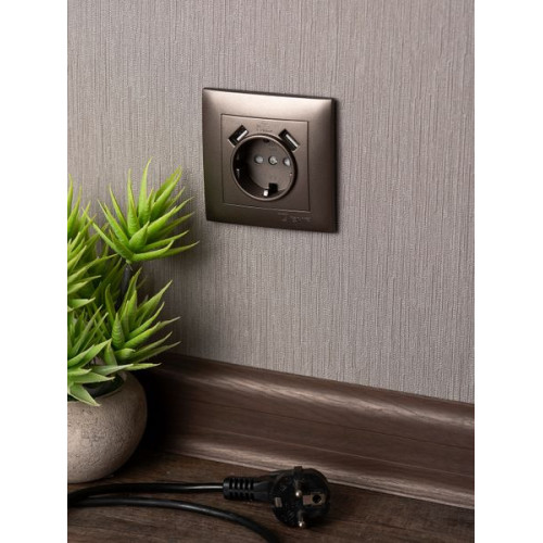 Валенсия лиц. панель розетки 1-местной с/з 16А графит с защ. штор. с 2 USB 2,1А EKF Валенсия лиц. панель розетки 1-местной с/з 16А графит с защ. штор. с 2 USB 2,1А EKF