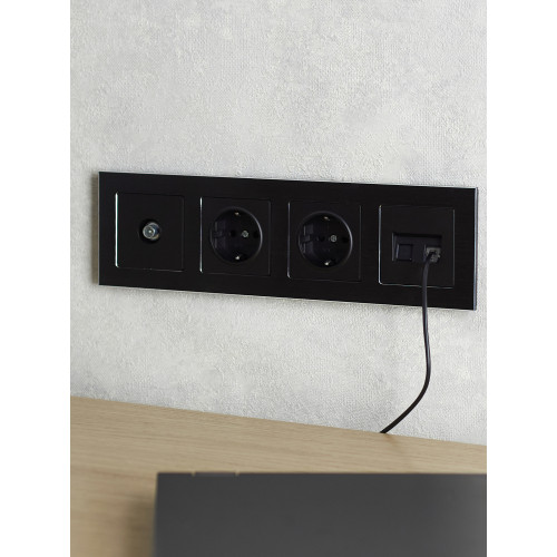 BRITE Рамка 4 -местная РУ-4-1-БрЧ металл черный IEK BRITE Рамка 4 -местная РУ-4-1-БрЧ металл черный IEK
