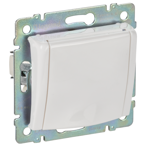VALENA DIY Розетка 1-местная с заземлением с защитными шторками и крышкой 16А IP20 белый