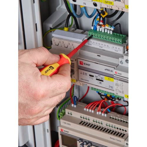 Отвертка Expert SL3x75 мм 1000В EKF