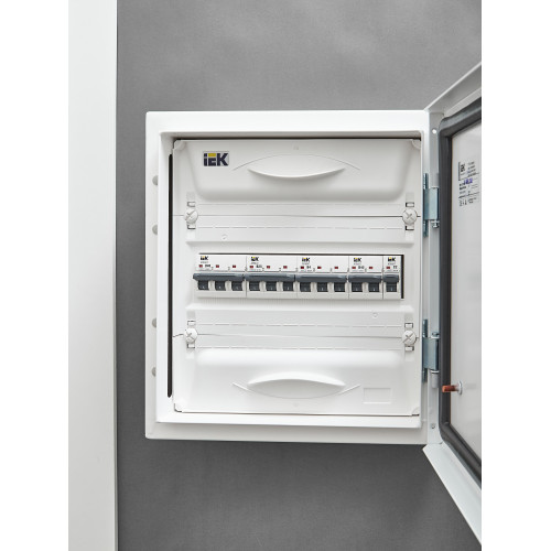 ARMAT Автоматический выключатель M06N 3P B 4А IEK