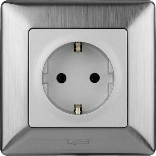 Розетка 1-м СП Valena Life 16А IP20 250В 2P+E безвинтов. клеммы с лицев. панелью механизм алюм. Leg 753621 Розетка 1-м СП Valena Life 16А IP20 250В 2P+E безвинтов. клеммы с лицев. панелью механизм алюм. Leg 753621
