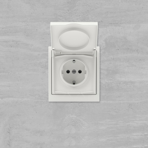 Розетка силовая, 2P+E, с з/ш, с крышкой, IP44, KANT, белый песок Розетка силовая, 2P+E, с з/ш, с крышкой, IP44, KANT, белый песок