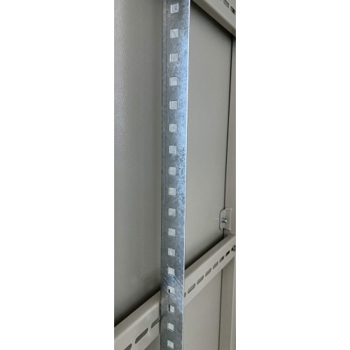 Профиль вертикальный 1800x36х36 ПВ-01