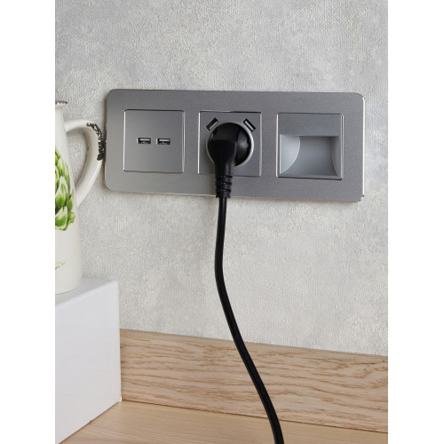 BRITE Розетка 1-местная с заземлением с защитными шторками 16А с USB A+A 5В 2,1А РЮш10-1-БрА алюминий IEK BRITE Розетка 1-местная с заземлением с защитными шторками 16А с USB A+A 5В 2,1А РЮш10-1-БрА алюминий IEK
