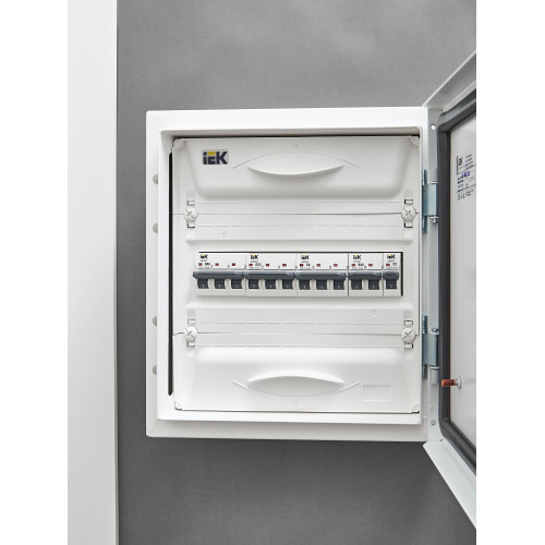 ARMAT Автоматический выключатель M06N 3P C 8А IEK