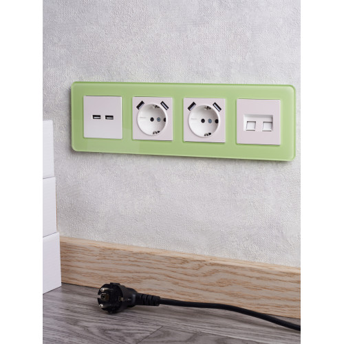 BRITE Розетка USB A+A 5В 3,1А РЮ10-1-БрЖ жемчуг IEK BRITE Розетка USB A+A 5В 3,1А РЮ10-1-БрЖ жемчуг IEK