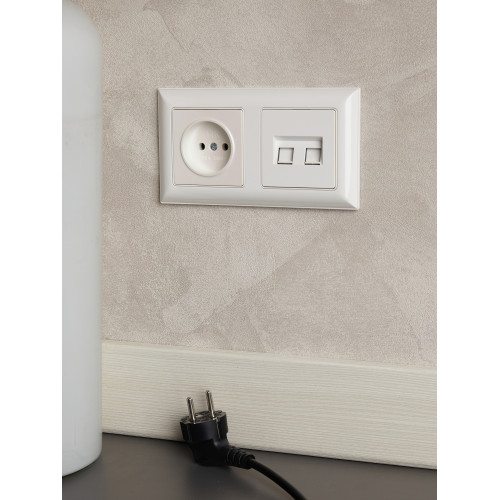 BRITE Розетка компьютерная двойная RJ45 кат.6 РК11-2-БрБ белый IEK