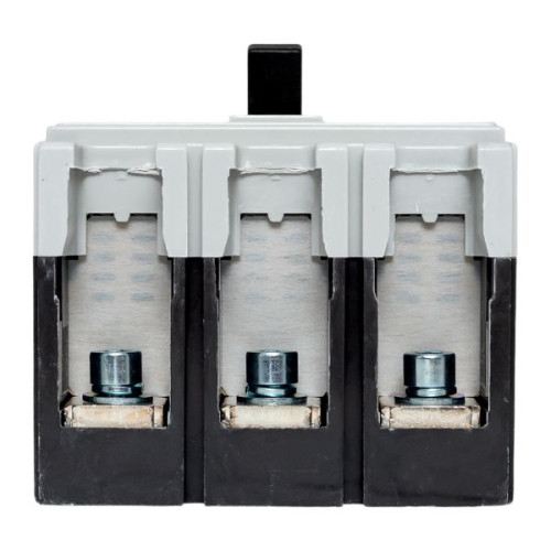 ВА-99М 250/225А 3P 10In 35кА с термомагнитным расцепителем EKF ВА-99М 250/225А 3P 10In 35кА с термомагнитным расцепителем EKF