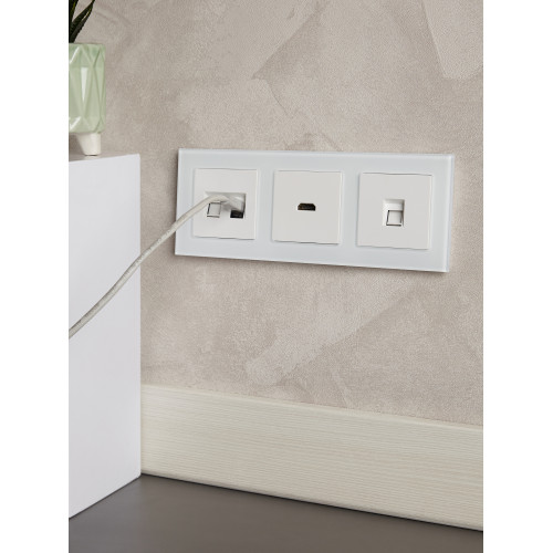 BRITE Рамка 3-местная РУ-3-2-Бр стекло белый матовый IEK BRITE Рамка 3-местная РУ-3-2-Бр стекло белый матовый IEK