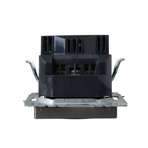 BRITE Розетка 1-местная с заземлением с защитными шторками 16А с USB A+A 5В 2,1А РЮш10-1-БрС сталь IEK BRITE Розетка 1-местная с заземлением с защитными шторками 16А с USB A+A 5В 2,1А РЮш10-1-БрС сталь IEK