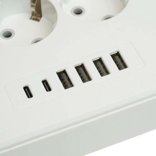 Удлинитель 3-местный c/з 3x1 мм2, 1,8 м, 250В, 10А, 4USB+2Type-C 2,4А, серия Home plus, белый STEKKER HM09-36-02