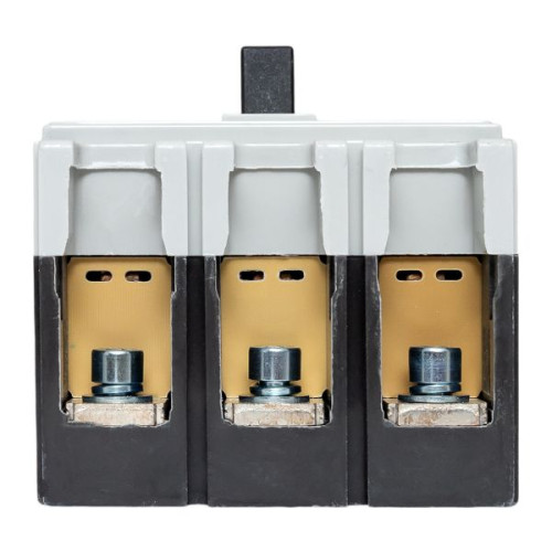 ВА-99М 250/225А 3P 10In 35кА с термомагнитным расцепителем EKF ВА-99М 250/225А 3P 10In 35кА с термомагнитным расцепителем EKF