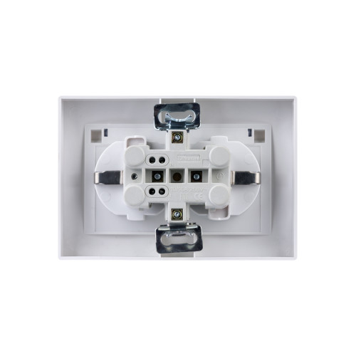 Розетка двойная 2П+З с защ. шт. и проз. крышкой 16А 250В IP44 (основание пластик) белая 