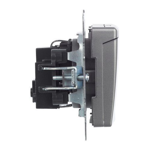 BRITE Розетка 1-местная с заземлением с защитными шторками и крышкой 16А IP20 РСбш10-3-БрС сталь IEK BRITE Розетка 1-местная с заземлением с защитными шторками и крышкой 16А IP20 РСбш10-3-БрС сталь IEK