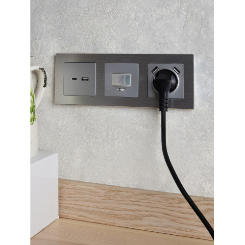 BRITE Розетка USB A+C 18Вт РЮ11-1-БрА алюминий IEK BRITE Розетка USB A+C 18Вт РЮ11-1-БрА алюминий IEK
