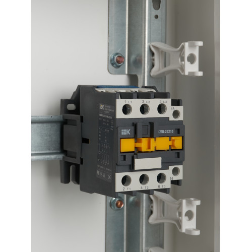 Контактор КМИ-23210 32А 230В/АС3 1NO IEK Контактор КМИ-23210 32А 230В/АС3 1NO IEK