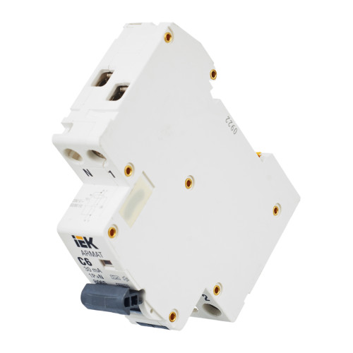 ARMAT Автоматический выключатель дифференциального тока B06S 1P+NP C6 30мА тип A (18мм) IEK ARMAT Автоматический выключатель дифференциального тока B06S 1P+NP C6 30мА тип A (18мм) IEK